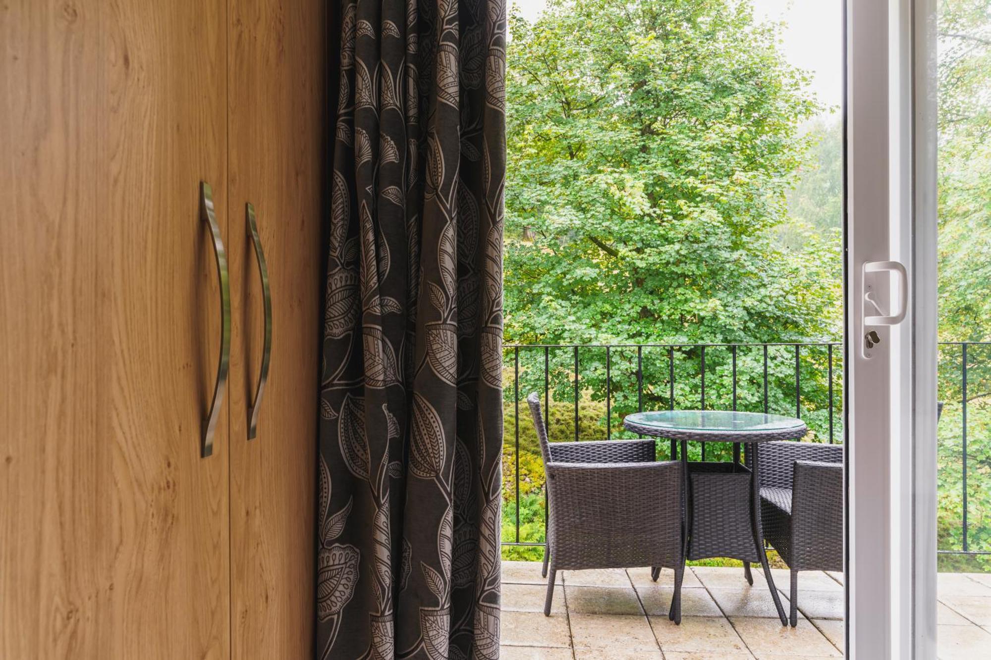 Apartment Beechwood Brook, 3 Bed, 3 Bath, Parking,