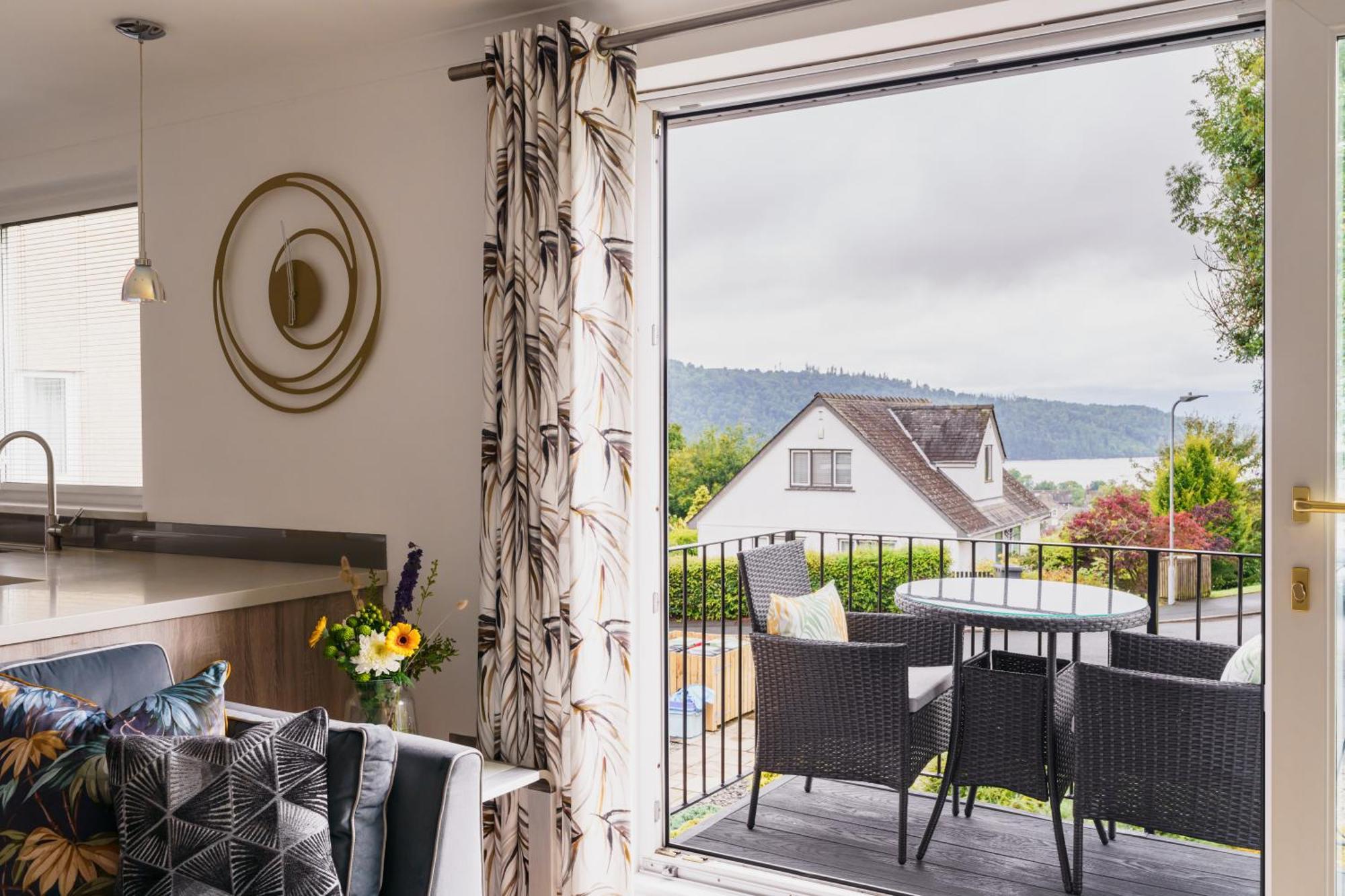 Apartment Beechwood Brook, 3 Bed, 3 Bath, Parking,